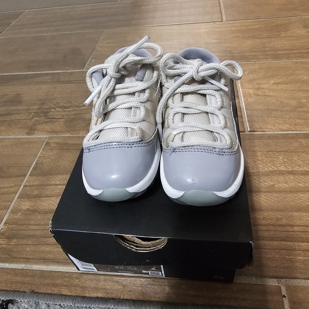 Jordans 8C